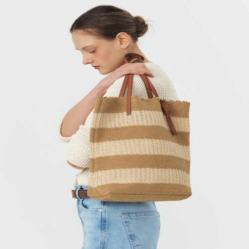 헤지스 썸머 베이지 스트라이프 니팅 숄더백 HIBA5E965I2_이미지