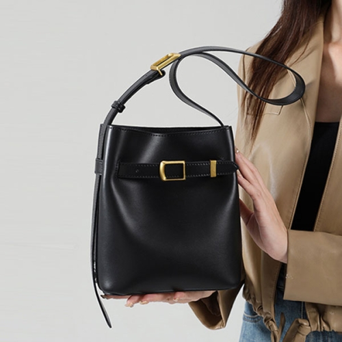 기타 앤스위드 버클포인트 버킷백_PB3GB007_이미지