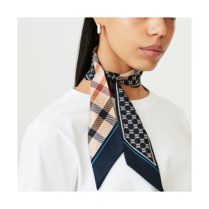 닥스 체크프린트 쁘띠 실크스카프_DCSC3F121N2이미지입니다. 누르면 해당 게시물로 새창이동합니다.