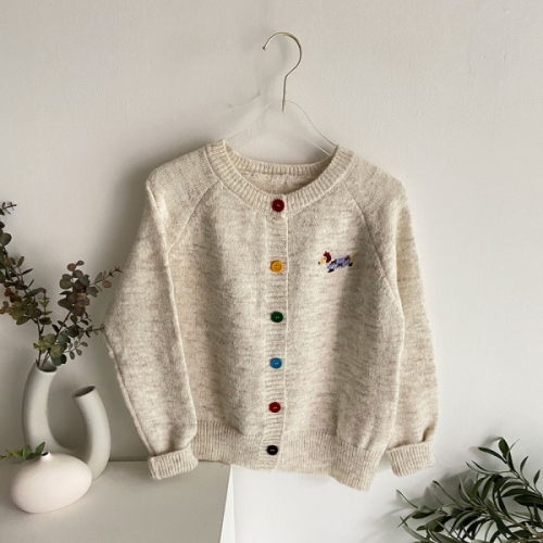 메이룸 cd2308강아지자수 프린트 단추 배색 니트 가디건