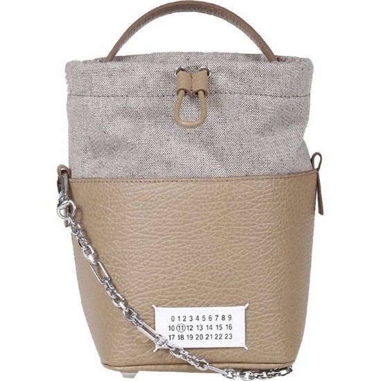 메종마르지엘라 5AC 로고 버킷백 S61WG0035 P4348 T2172이미지입니다. 누르면 해당 게시물로 새창이동합니다.