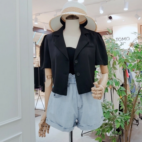 토모톰스 어깨 핀턱 크롭 반팔 재킷 TBAM6JKTI001