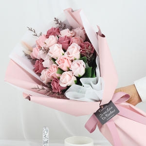 비누꽃다발 사탕부케 바네사 레드 10송이이미지입니다. 누르면 해당 게시물로 새창이동합니다.