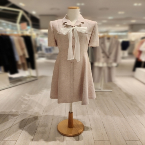 스위트숲 숲 리본장식 탈착 정장 원피스 SB5OPMB이미지입니다. 누르면 해당 게시물로 새창이동합니다.