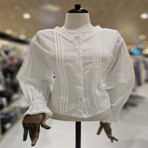 아이올리 LAP 레이스 라운드 블라우스 AS7XB174