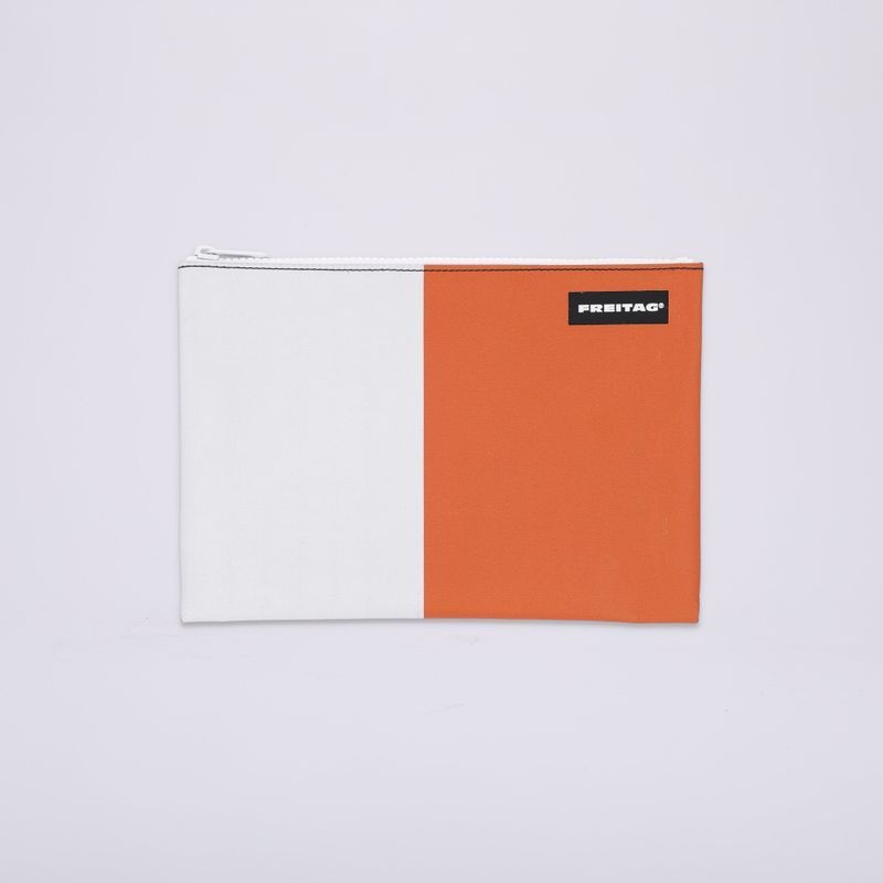 F07 CHUCK_00830 251137