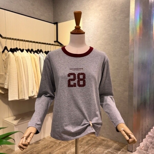 레터링 라인 배색 티셔츠 AOA5HK381