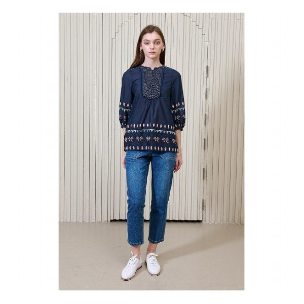 BCBG B1F8B423 H목동 하이디 자수 블라우스