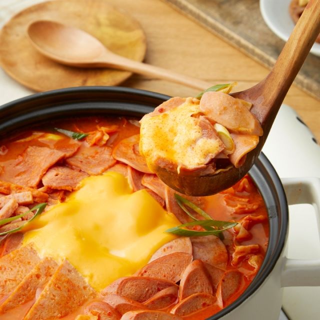 쿠캣 햄 폭탄 부대찌개 2인분 600g (2개)