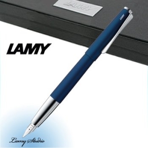 라미 스튜디오 임페리얼블루 만년필이미지입니다. 누르면 해당 게시물로 새창이동합니다.