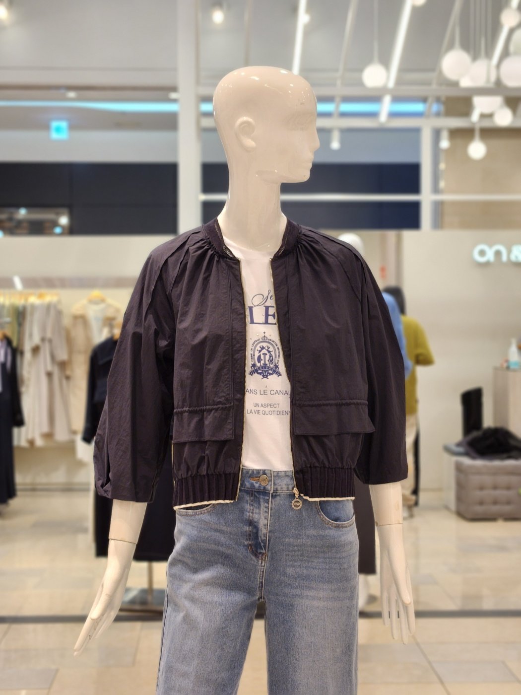 쥬크 밑단 시보리 디테일 숏점퍼 V232MSJ932