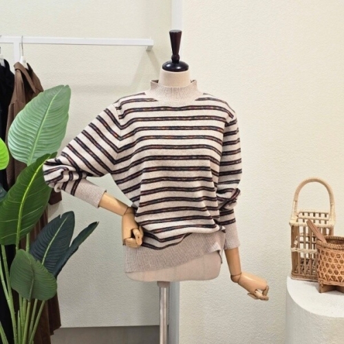 포커스 무지개 스트라이프 반폴라 니트 FW5K3KT32596