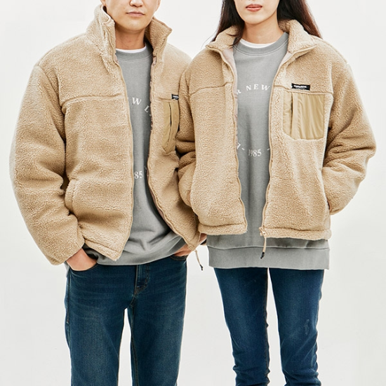 잠뱅이 공용 보아플리스 배색 하이넥 패딩 집업 AL4WIZ843-BE이미지입니다. 누르면 해당 게시물로 새창이동합니다.