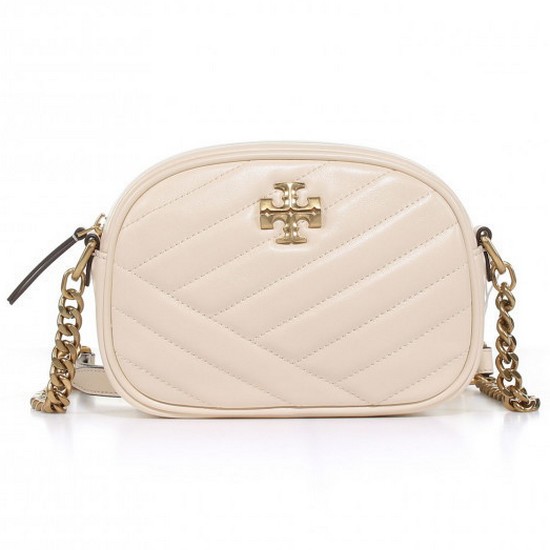 토리버치 카메라백 90450 122이미지입니다. 누르면 해당 게시물로 새창이동합니다.