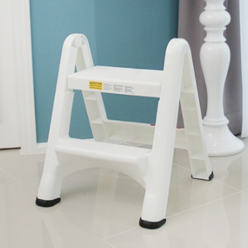 러버메이드 접이식 간이사다리 스텝 스툴이미지입니다. 누르면 해당 게시물로 새창이동합니다.