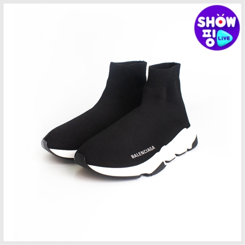 발렌시아가 스피드러너 스니커즈_587280 W2DB1 1013이미지입니다. 누르면 해당 게시물로 새창이동합니다.