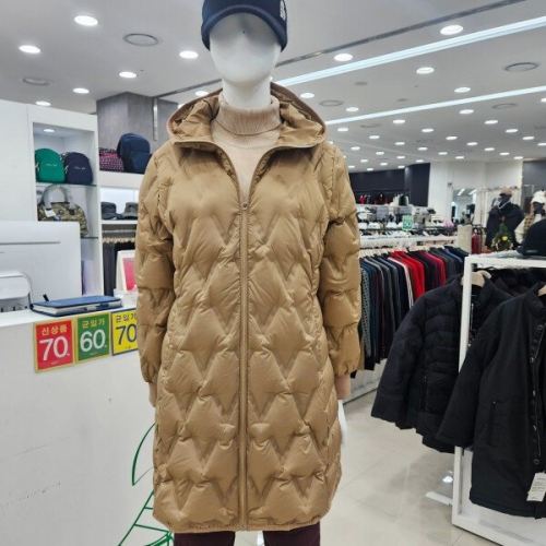 마코 모다남양주 여성 핫멜트 중기장 후드 다운점퍼. MNW4DJ11_GN 카멜 95_이미지