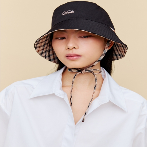 닥스 여성 블랙 로고자수 면 버킷햇 DCHE6E411BK_이미지