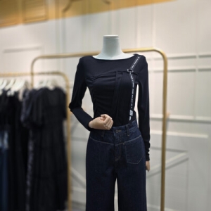 아이올리 에고이스트 레터링 스트랩 포인트 슬림 티셔츠 EQ4CL961BK 630683_EQ4CL961BK