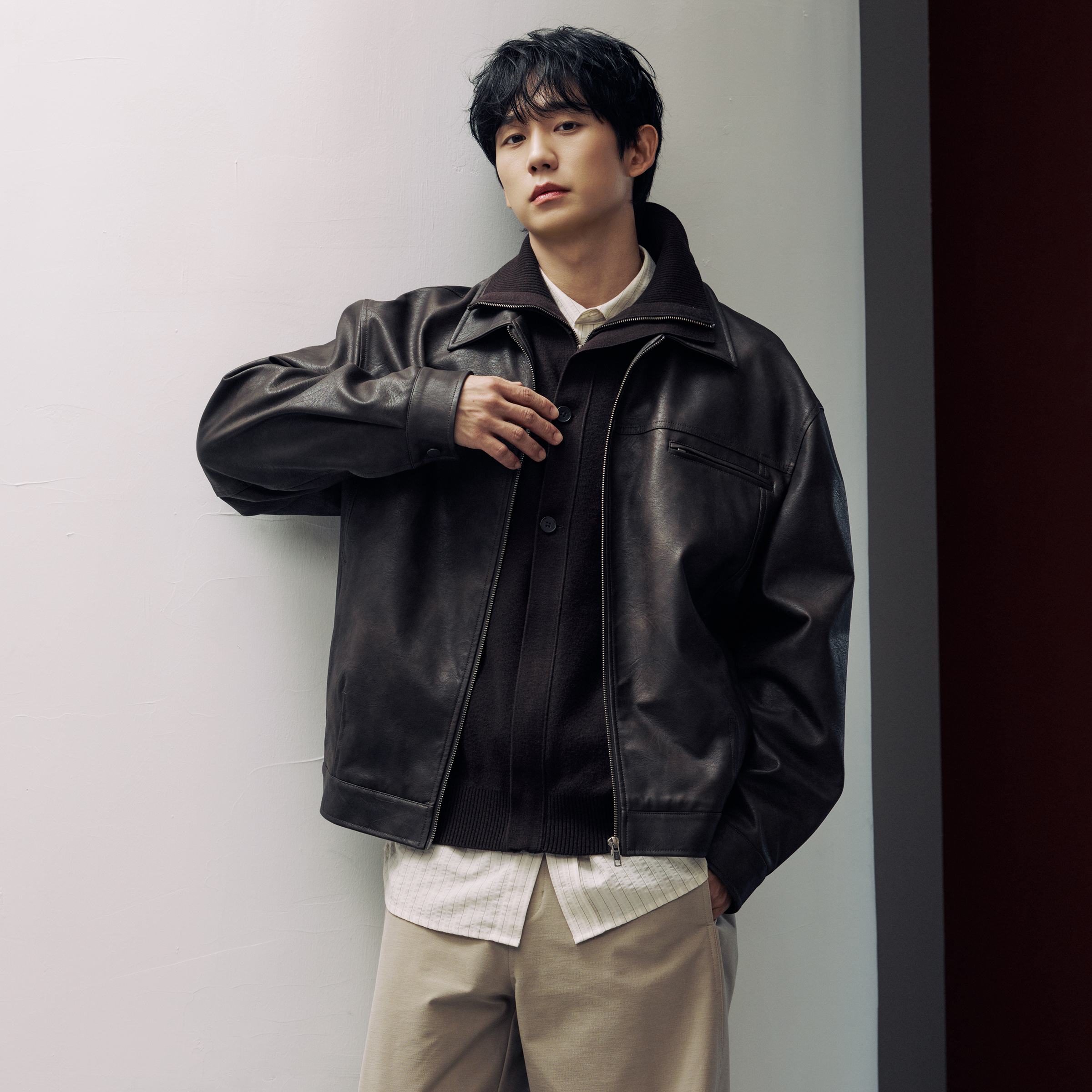 마인드브릿지 남성용 COUTURE 레더 집업 트러커 M1JP6173 BROWN 100이미지입니다. 누르면 해당 게시물로 새창이동합니다.
