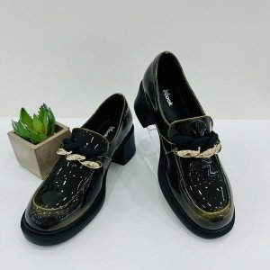 무크 여성 에나멜 체인 로퍼 6522251E