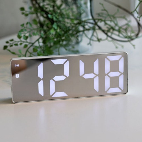 레벤데코 거울 LED 건전지 무선 유선 디지털 벽시계이미지입니다. 누르면 해당 게시물로 새창이동합니다.