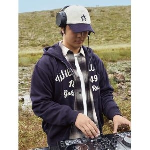 탑텐 공용 플리스 그래픽 후드 집업_MSF4TC3904이미지입니다. 누르면 해당 게시물로 새창이동합니다.