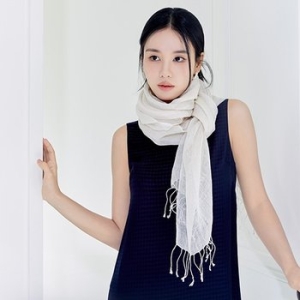 셀렙샵에디션 25SS 린넨100 스카프이미지입니다. 누르면 해당 게시물로 새창이동합니다.