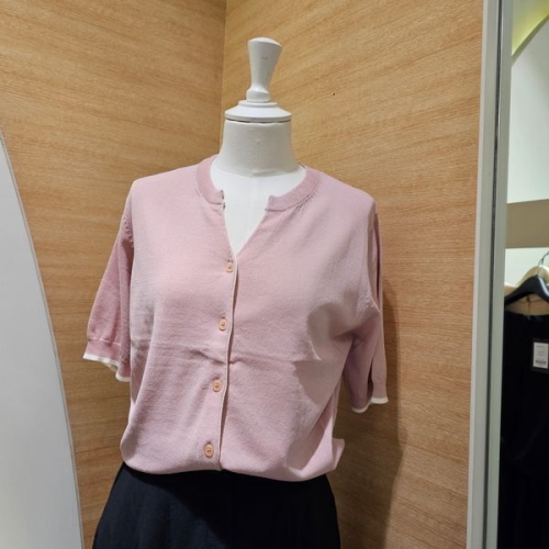 더아이잗 20최신상 라인배색니트가디건,IP6M1CD821