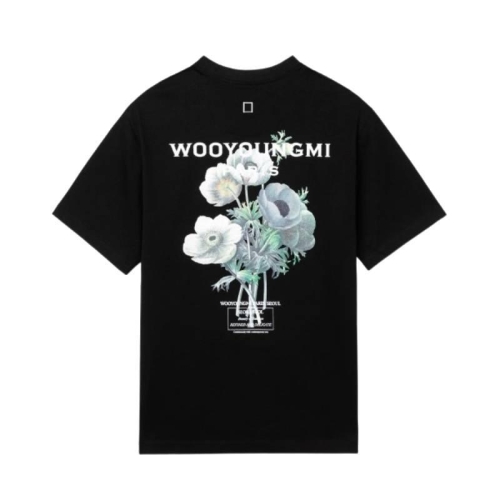 우영미 반팔 티셔츠 플라워 프린트 백로고 반팔티_M233TS06708B