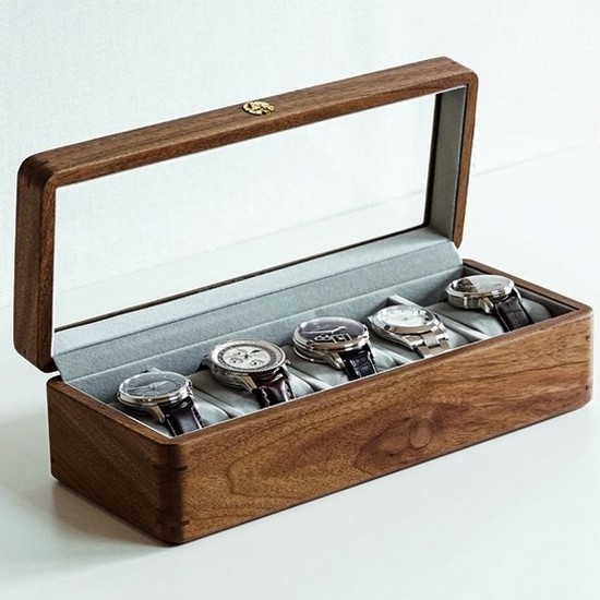 헤리티지원 원목 시계보관함 5구이미지입니다. 누르면 해당 게시물로 새창이동합니다.