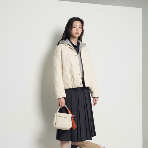 빈폴 여성 다이아 다운 경량 다운 점퍼 아이보리 BF5938C050_이미지