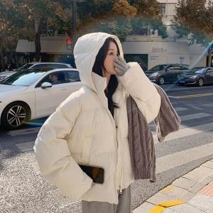 오노마 ONM MFNC040144 여성 후드 하이넥 숏 패딩 점퍼