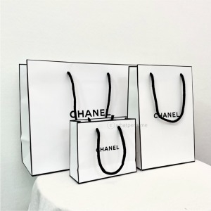 명품 쇼핑백 화이트 종이쇼핑백