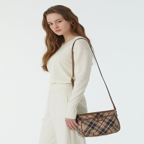 브라운 체크 가죽 크로스백_WCBA4F675W2