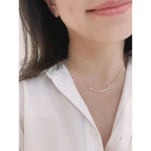 티파니앤코 티파니 T 스마일 펜던트 화이트 골드 스몰 목걸이 60011677