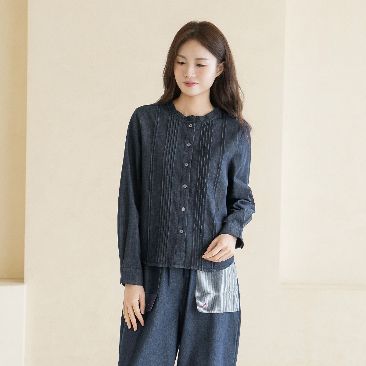 마담4060 엄마옷 내추럴포엠 데님핀턱레이스 여성 데일리 블라우스 -RBL2609093_이미지