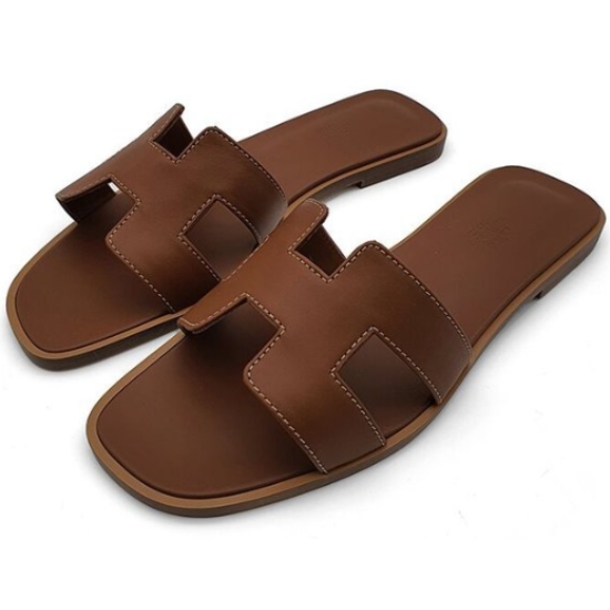 에르메스 오란 샌들 H021056Z 03 (골드)이미지입니다. 누르면 해당 게시물로 새창이동합니다.