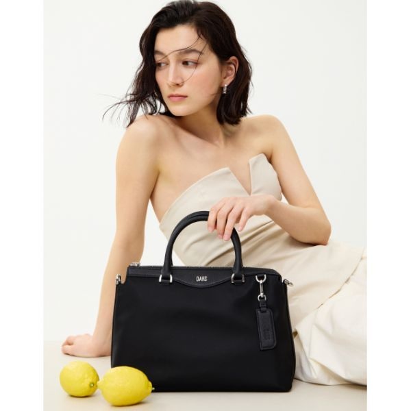 LF 닥스 WOMENS ACCESSORIES 소호 블랙 사피아노 소가죽 배색 나일론 토트백 M 251894