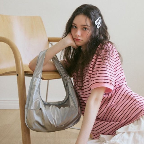 GLEAM HOBO BAG AR7AB421
