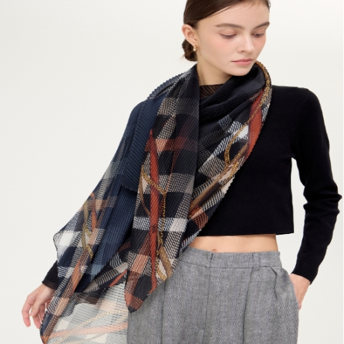 LF 닥스 여성 블랙 체크 플리츠 숄 스카프 DCSC6E776BK