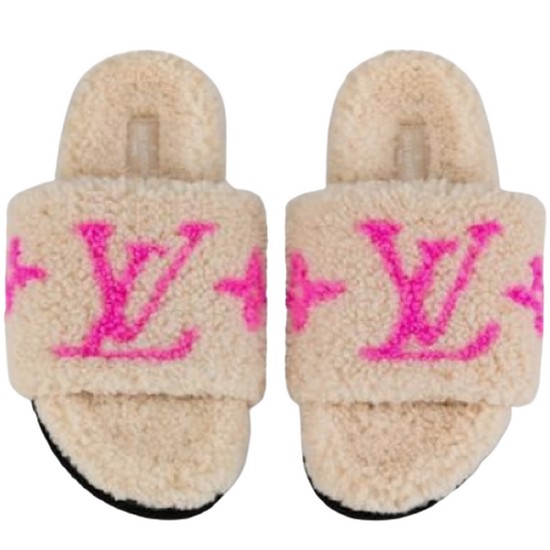 루이비통 파세오 플랫 컴포트 뮬이미지입니다. 누르면 해당 게시물로 새창이동합니다.