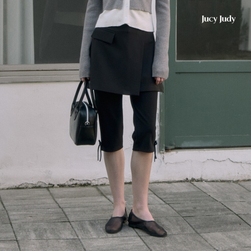 쥬시쥬디 투인원슬림버뮤다팬츠 JZPT121E이미지입니다. 누르면 해당 게시물로 새창이동합니다.