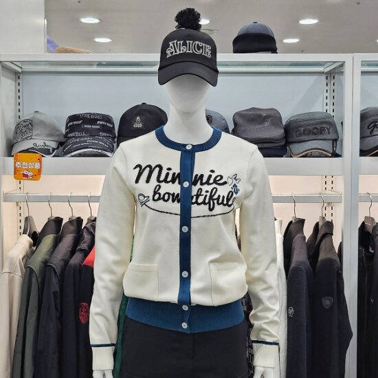 디즈니골프 배색 라운드 니트 가디건 DM3LKG010이미지입니다. 누르면 해당 게시물로 새창이동합니다.