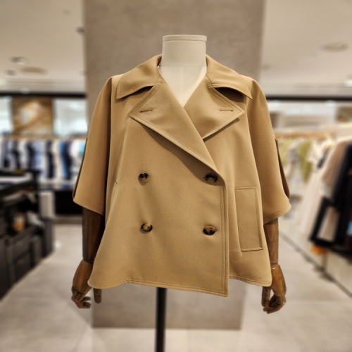 지고트 JP8A0TC281 루즈 숏 트렌치 코트 재킷이미지입니다. 누르면 해당 게시물로 새창이동합니다.