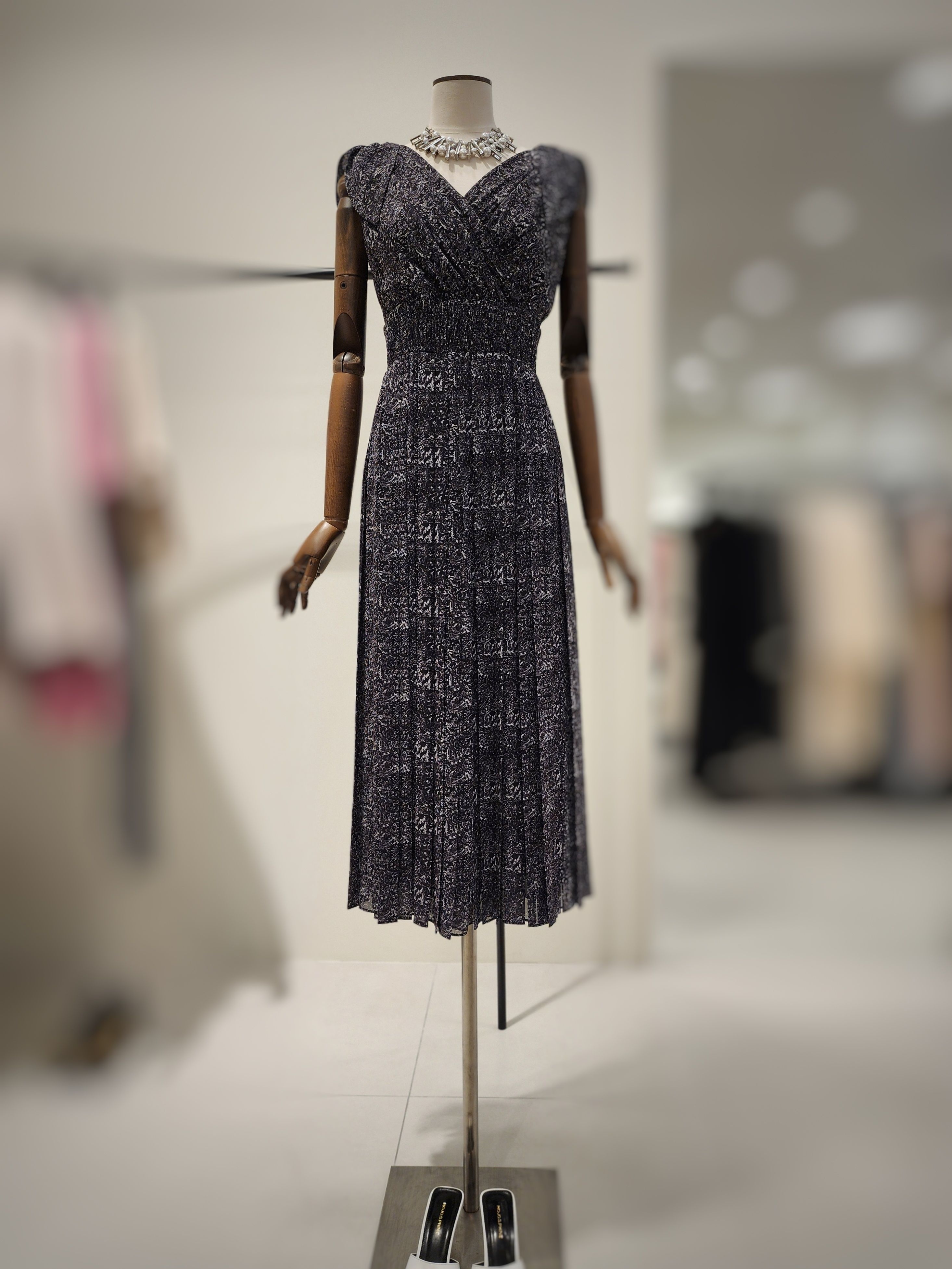 S/S 핫썸머 쉬폰 페이즐리 민소매 롱 J242MSE045-BK