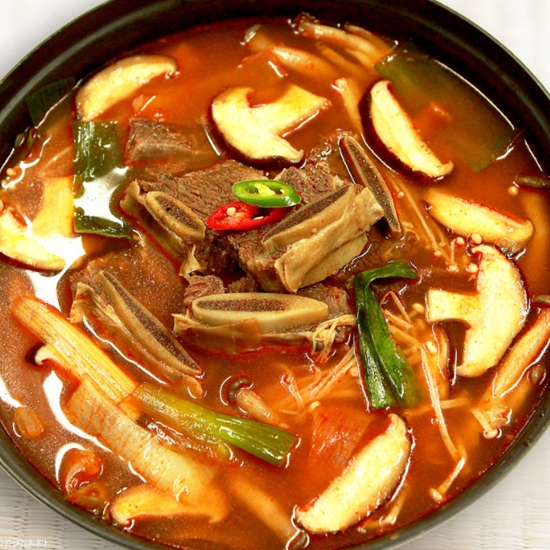 강가의나무 마음심은 배윤자 푸짐한 갈비버섯전골 800g (8개)_이미지