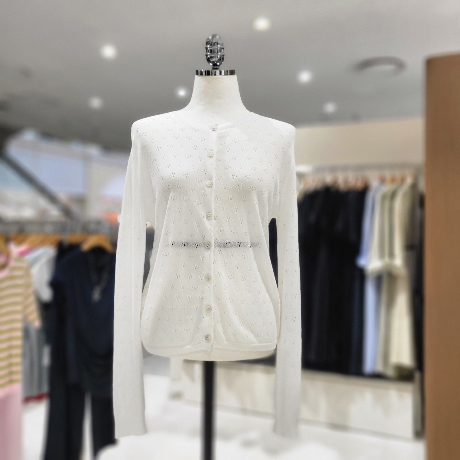 온앤온 펀칭 썸머 긴팔 니트 가디건 NJK6MD623