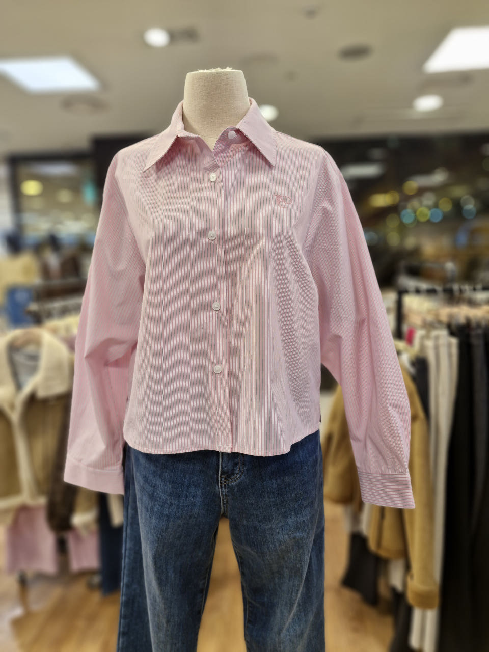 트렌드컬렉션 크롭 베이직 셔츠 TRBW263V2_이미지