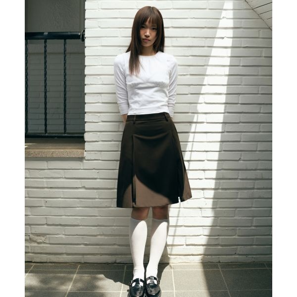 무신사 무신사 스탠다드 STANDARD WOMAN 우먼즈 패널 슬릿 니 렝스 스커트 카키 326346